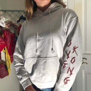 white brandy melville sweatshirt